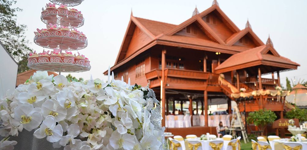 เปรียบเทียบจัดงานแต่งที่โรงแรมหรือเรือนไทยรับจัดงานแต่งงานอะไรดีกว่ากัน